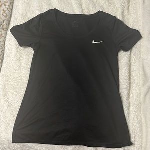 Black Nike athletic t-shirt. Size small, perfect for working out!
